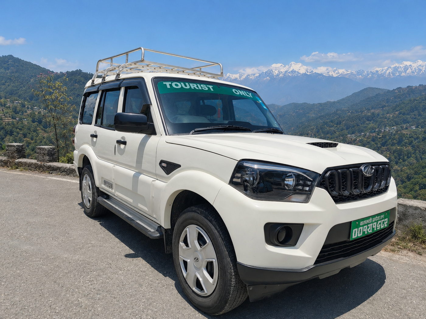 Mahindra Scorpio — view 1